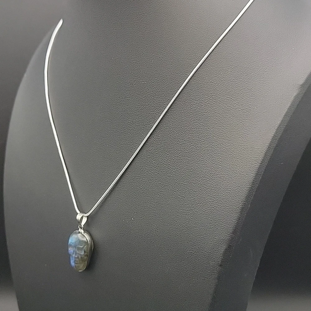 22" Silver Plate Necklace Gemstone Labradorite Skull Pendant Unisex NEW - Picture 3 of 8